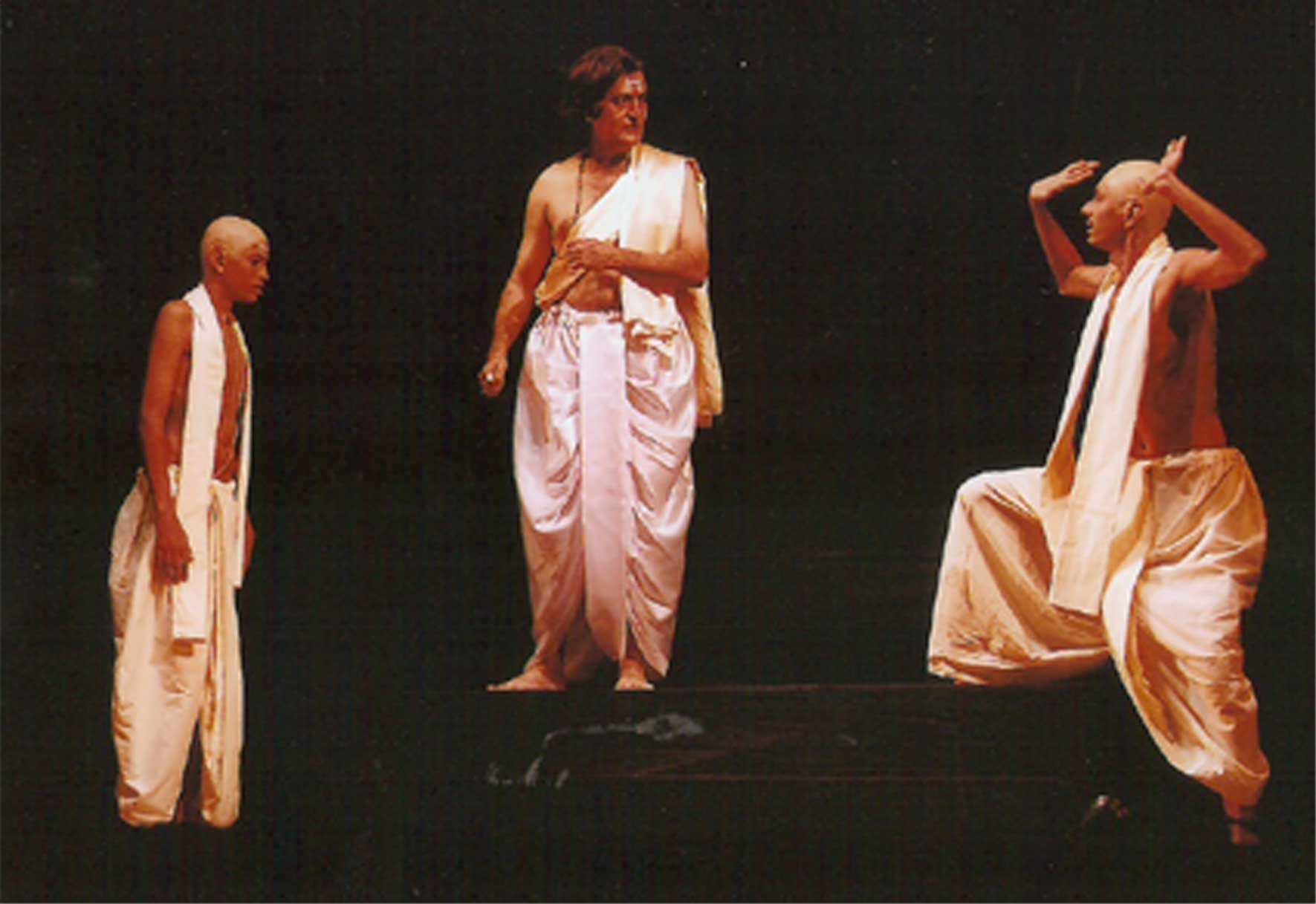 Cast of Achalayatan on stage at the Tagore Festival, Kolkata 2008