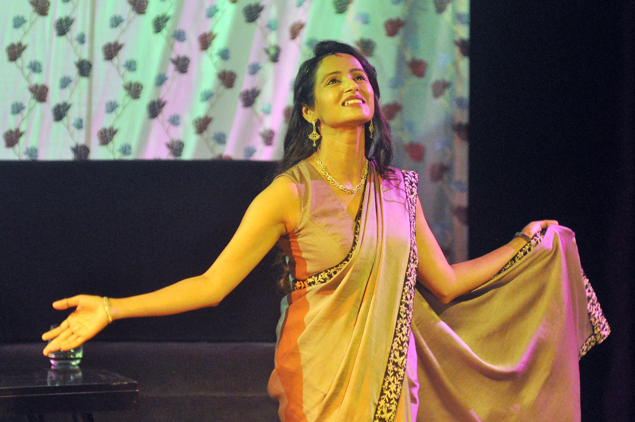 Bombay Flower gallery image 2