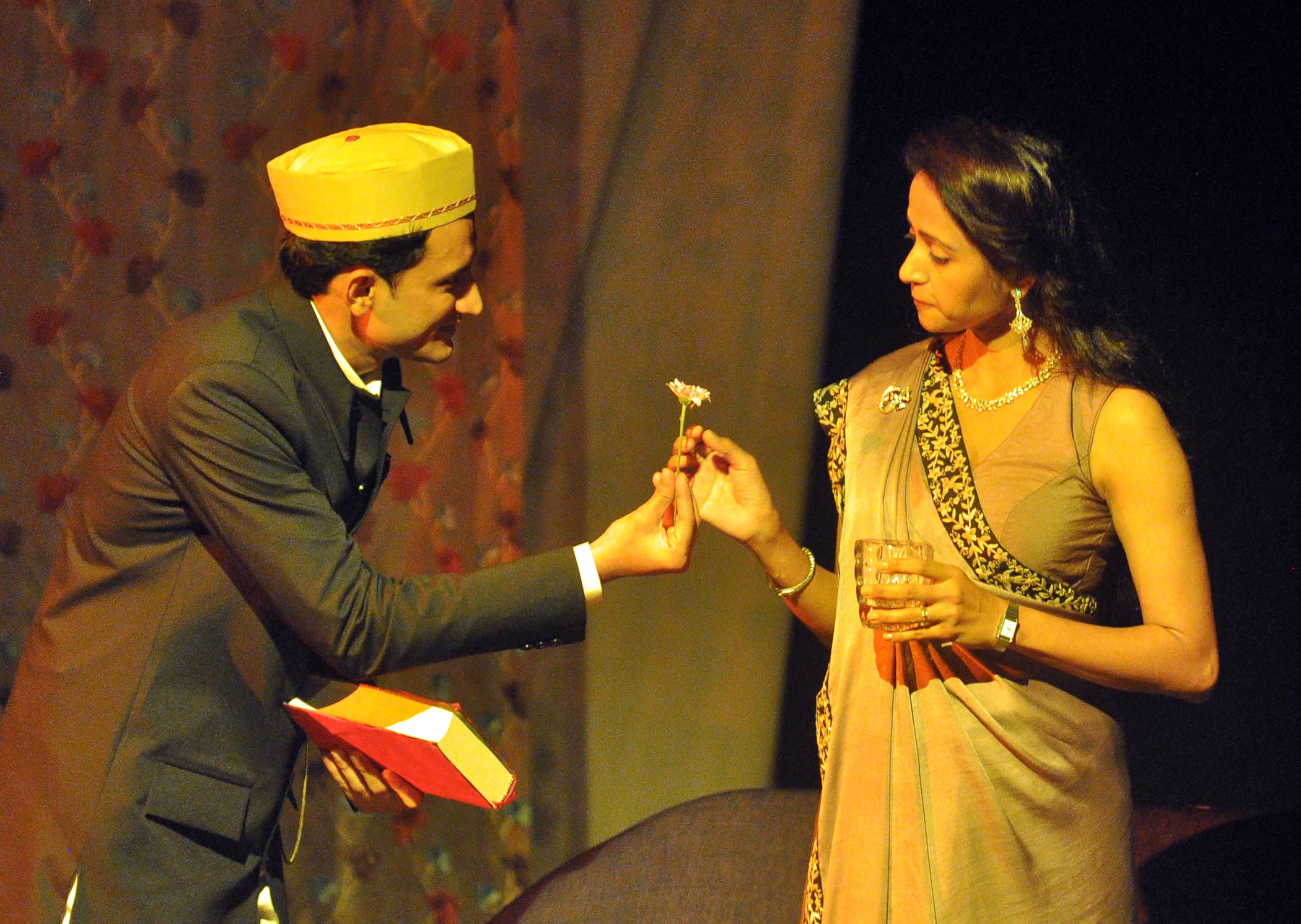 Bombay Flower gallery image 6